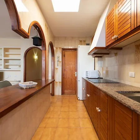 Great House With A Terrace Towards The Ocean Hébergement de vacances *