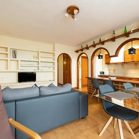 Great House With A Terrace Towards The Ocean Hébergement de vacances *