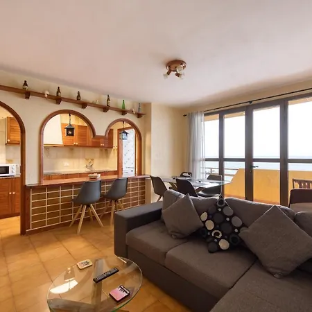 Great House With A Terrace Towards The Ocean Hébergement de vacances Arucas